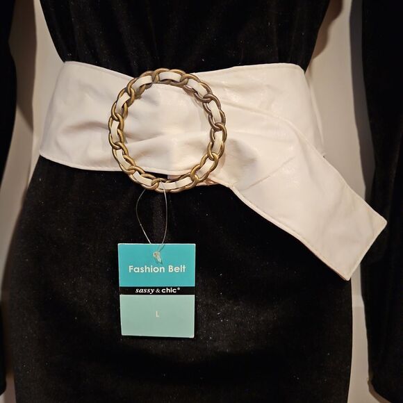 Accessories - New with tag White Faux Leather Belt sz L